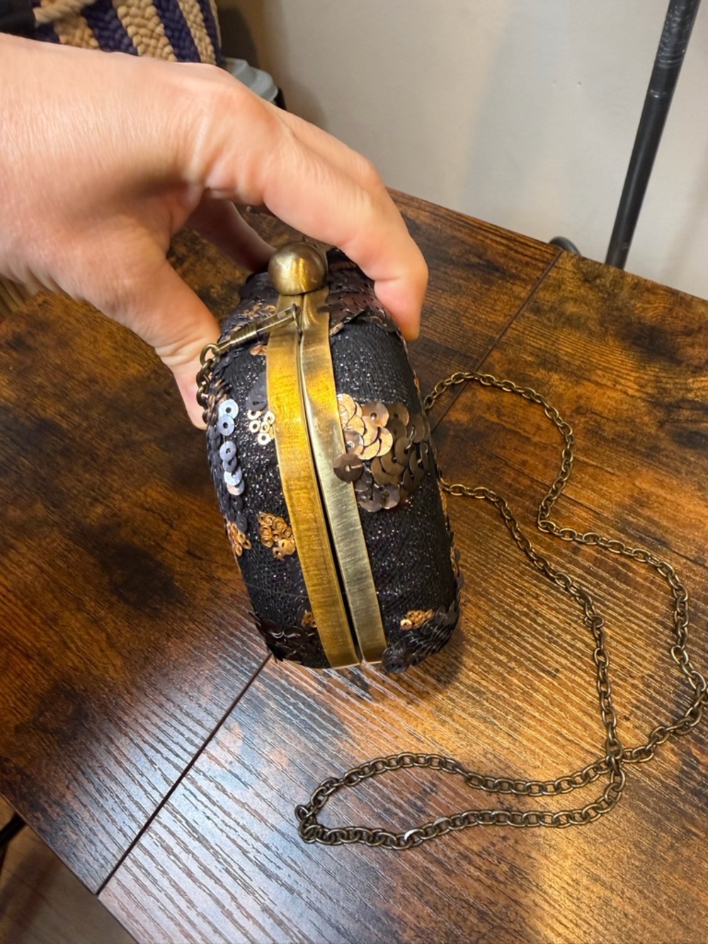 Darling Vintage Sequin Embellished Black Evening Clutch with Gold/Bronze Chain - Picture 7 of 12